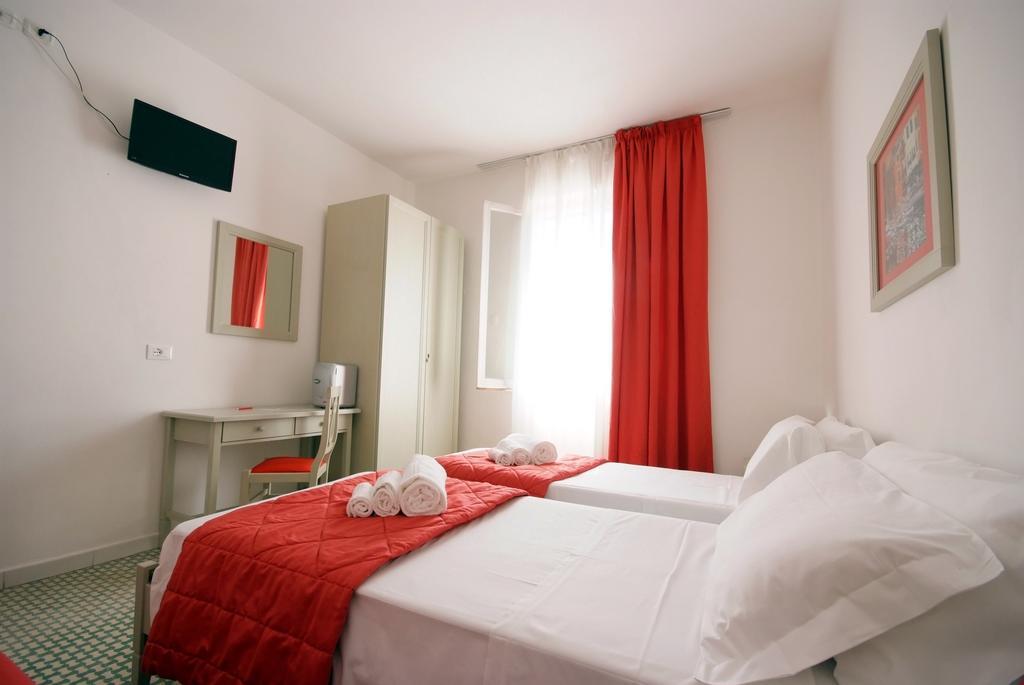 Albergo Dei 10 Colori Procchio  Exteriör bild